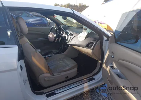 2013 Chrysler 200 Limited z USA, uszkodzony, nr VIN 1C3BCBFG3DN555733